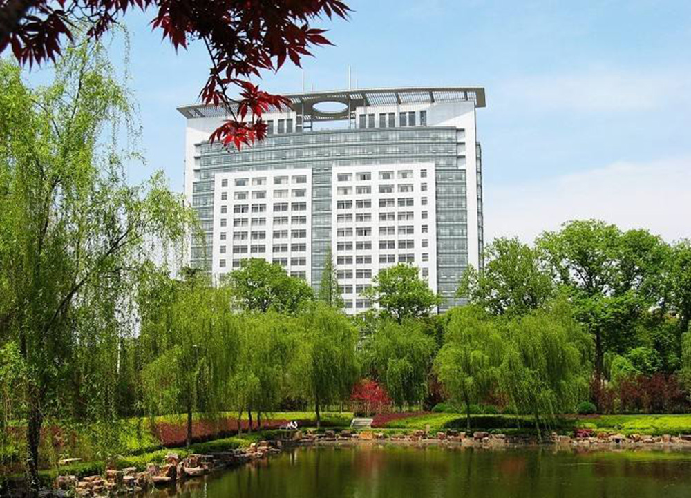 蘇州大學(xué)幕墻維修