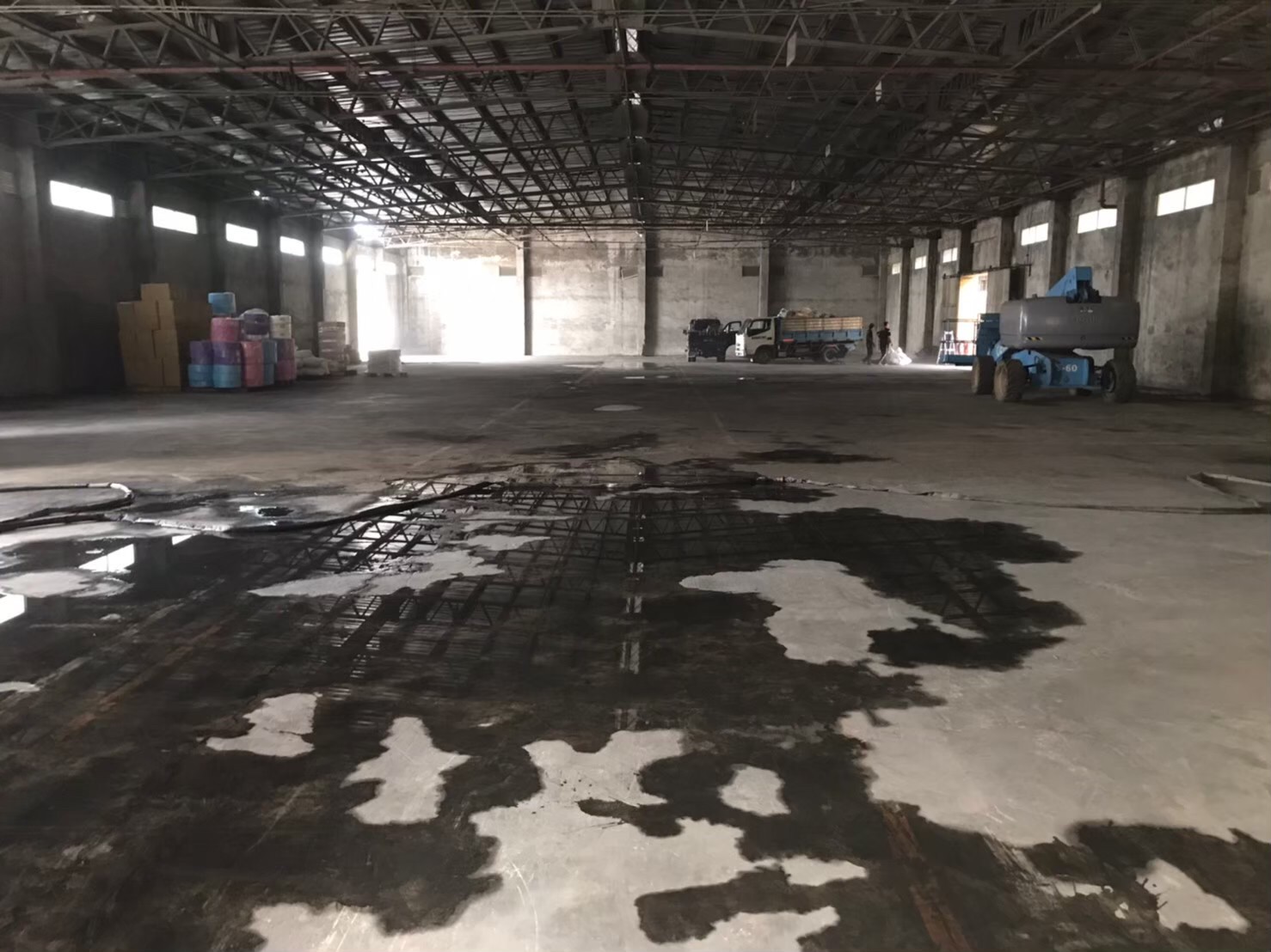 新港廠區(qū)環(huán)氧地坪翻新